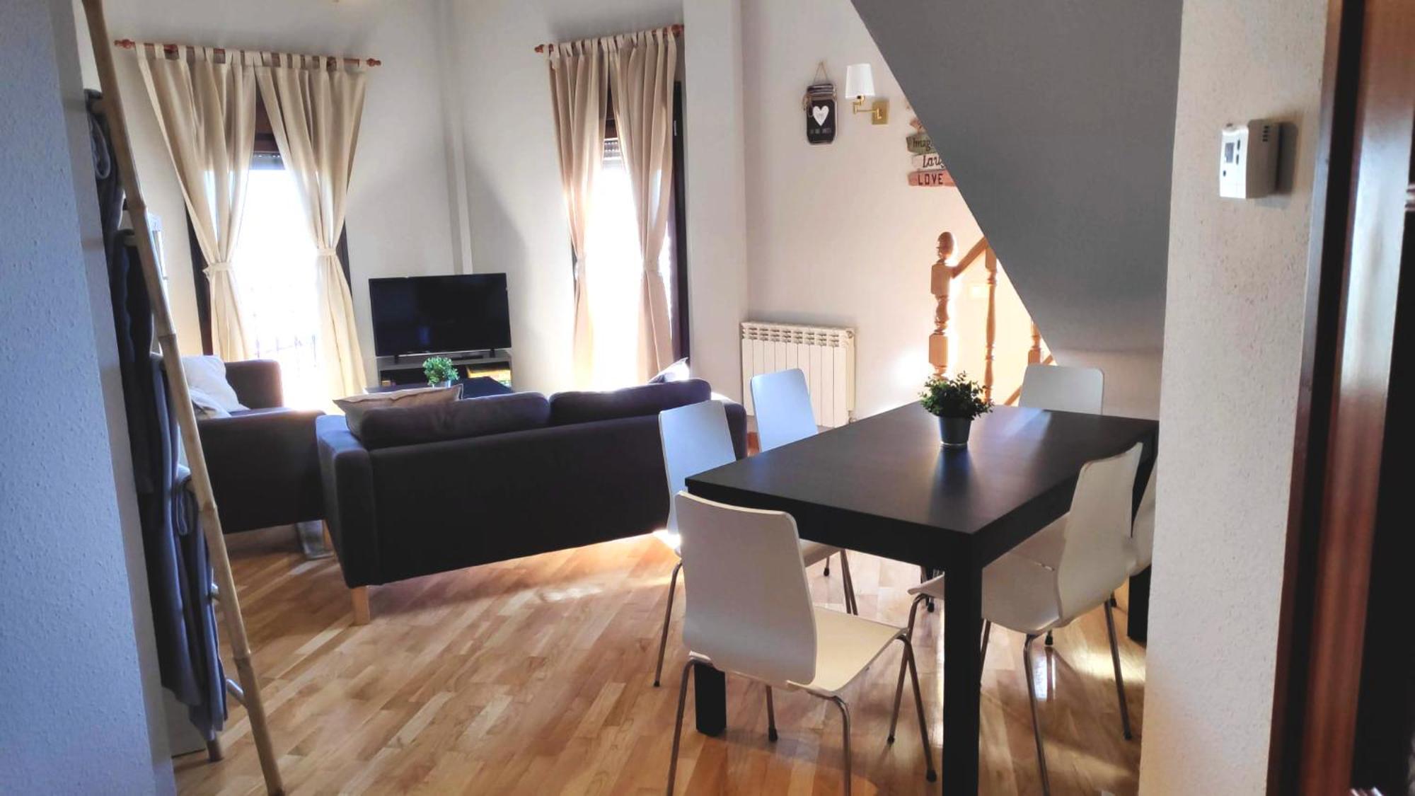 Apartamentos Go - Tordesillas House エクステリア 写真